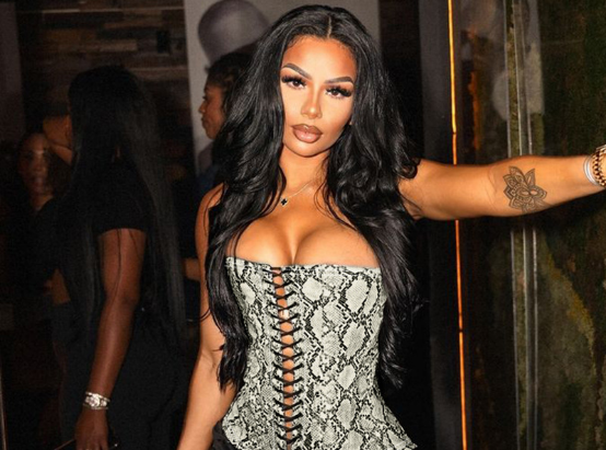 A must have for dark sexy girls！ 5 ways to wear a black corset on the high street81
