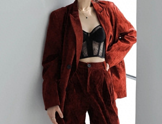 Black corset suit jacket： the fashion code of female power568 Black corset + suit jacket: the fashion code of female power