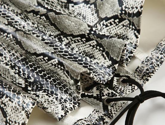 Wild charm：the sexy collision of black corset and animal print PU leather2352 Wild charm: the sexy collision of black corset and animal print PU leather