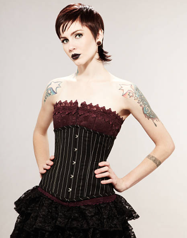 The Story Behind Corset Craftsmanship: Judging Quality by the Stitching 2 6 The Story Behind Corset Craftsmanship: Judging Quality by the Stitching