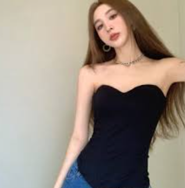 The black corset tells you: elegance can also be sharp 2 6 The black corset tells you: elegance can also be sharp