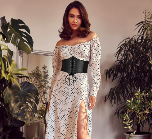 Black corset: The balance between tightness and relaxation 2 7 Black corset: The balance between tightness and relaxation