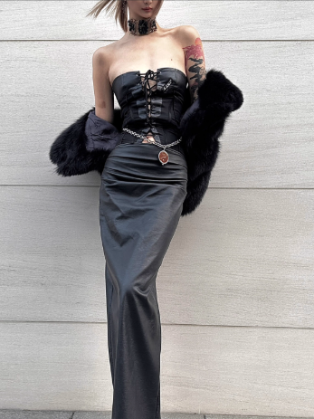 Belt and shawl: create a high-end look with black corset 2 9 Belt and shawl: create a high-end look with black corset
