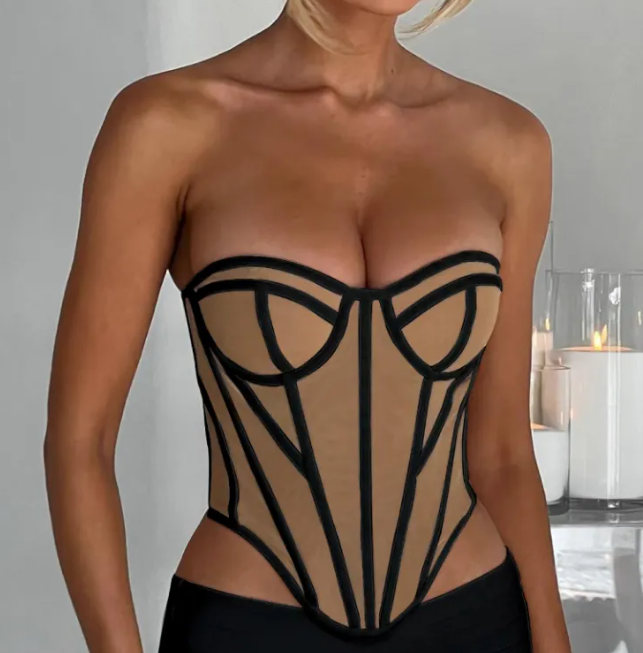 ６ Black corset: The balance between tightness and relaxation