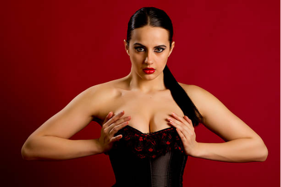 More than just a constraint: How the Black Corset became a symbol of fashion trends 1 Black Corset for Shaping and Styling