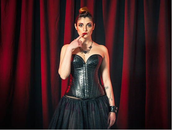Is the Black Corset still fashionable? We think it is! 3 Sexy Black Corset for Night Out