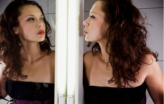 How to avoid bloating and gas when wearing a black corset? 3 Classic Black Corset for Formal Attire